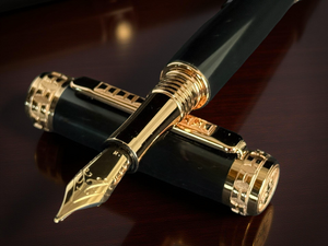 Edinburgh “Signature Black Onyx” | Red Gold Fountain Pen | Handcrafted Black Resin