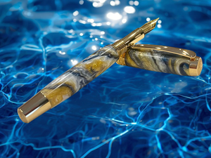 Reflections | Gold Fountain Pen | Highlander Collection